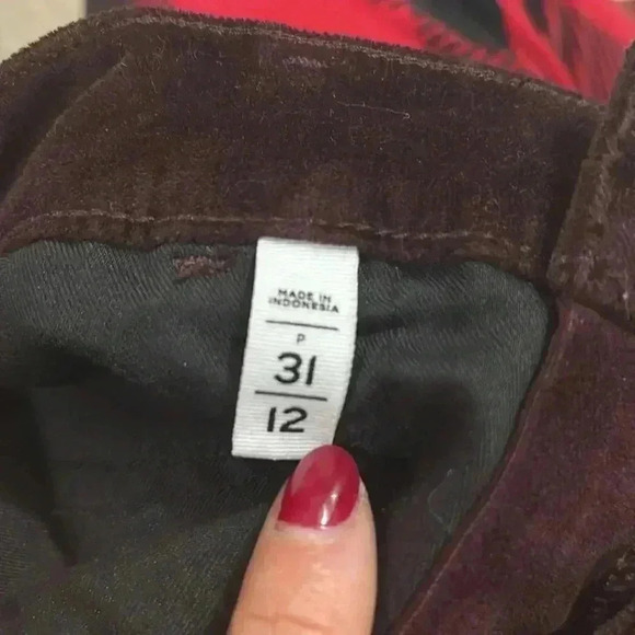 LOFT Burgundy Velvet Slim Pants Size 12P - Picture 3 of 8